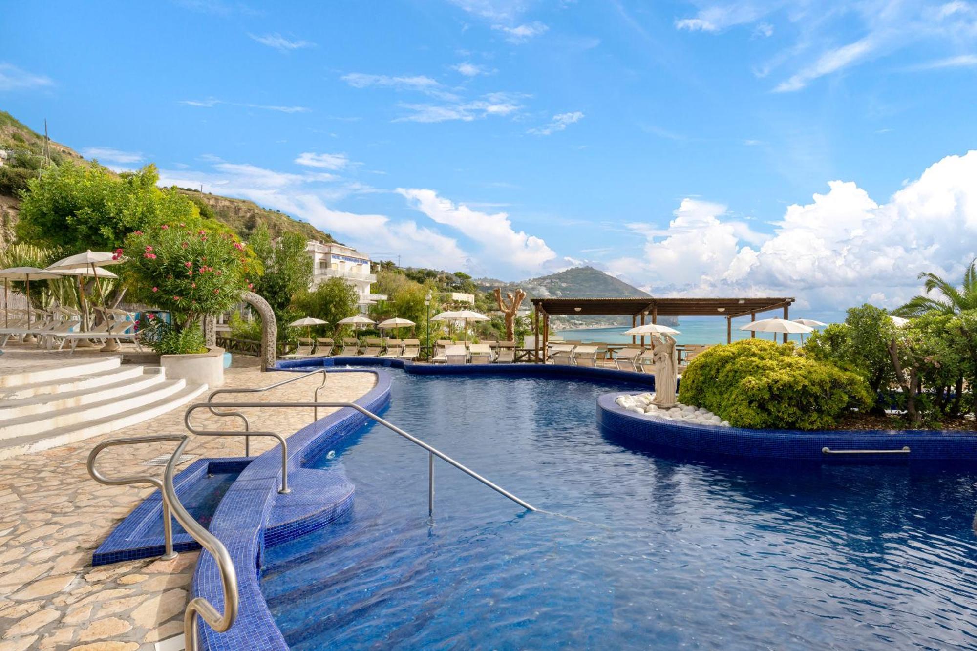 Miramare Sea Resort & Spa Sant'Angelo  Экстерьер фото